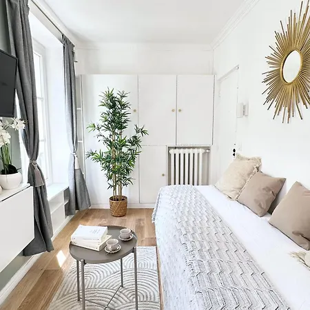 Cosy Near Opera Apartment
