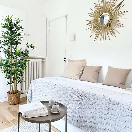 Cosy Near Opera Apartment